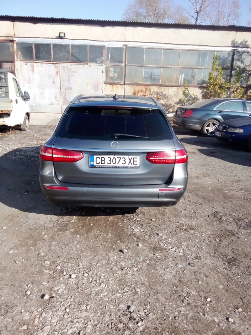 Mercedes-Benz E 200, снимка 4 - Автомобили и джипове - 48592467