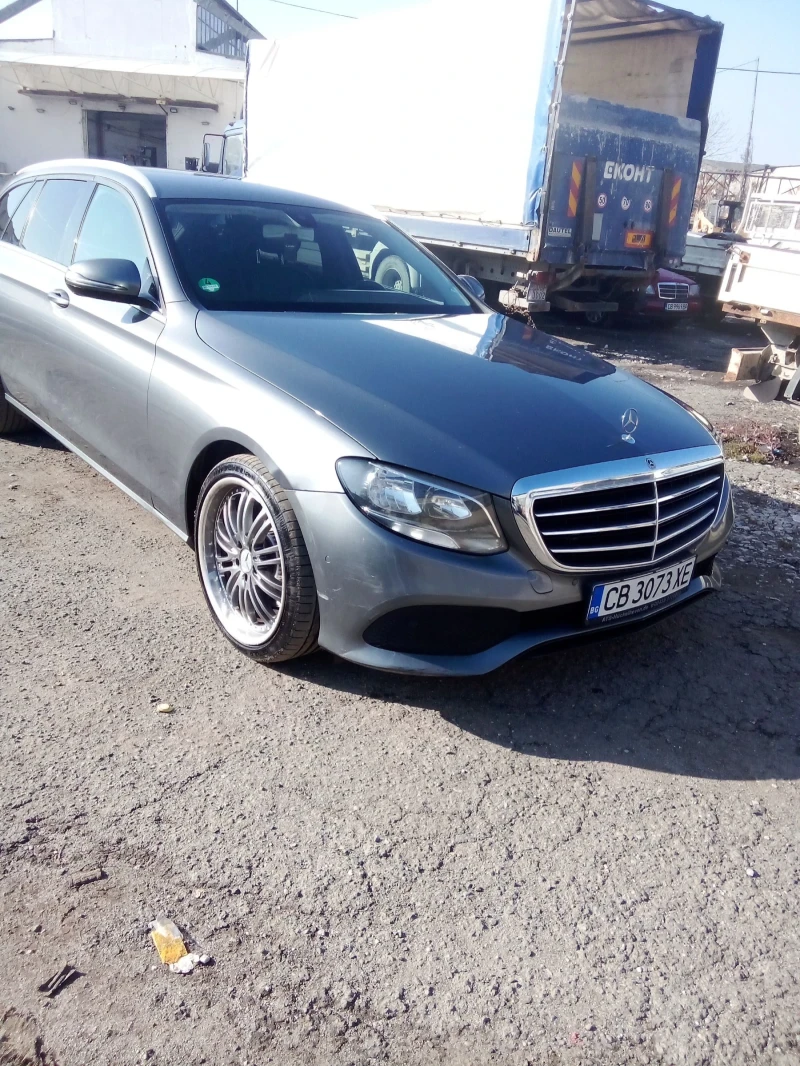 Mercedes-Benz E 200, снимка 2 - Автомобили и джипове - 48592467