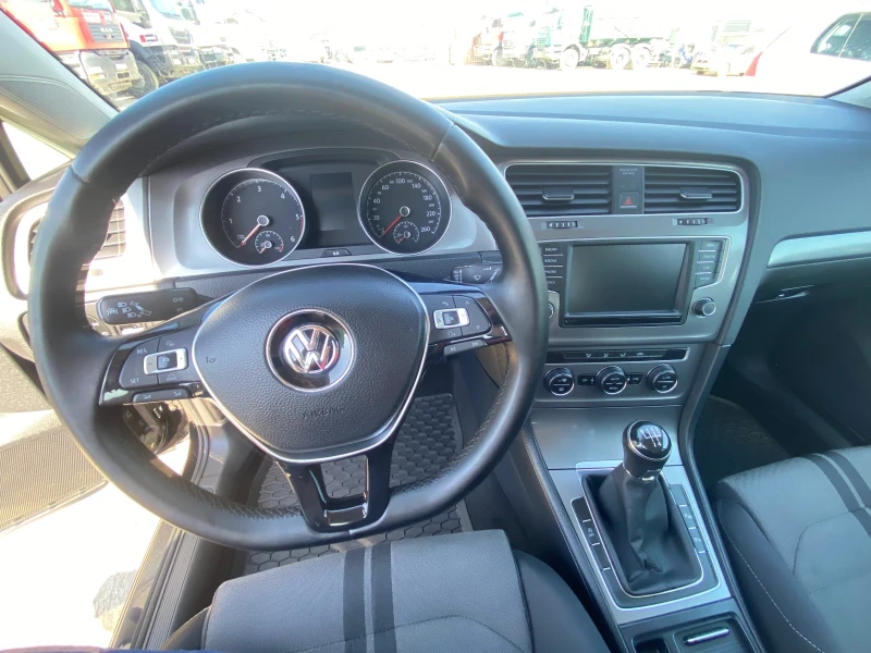 VW Golf, снимка 10 - Автомобили и джипове - 51384273