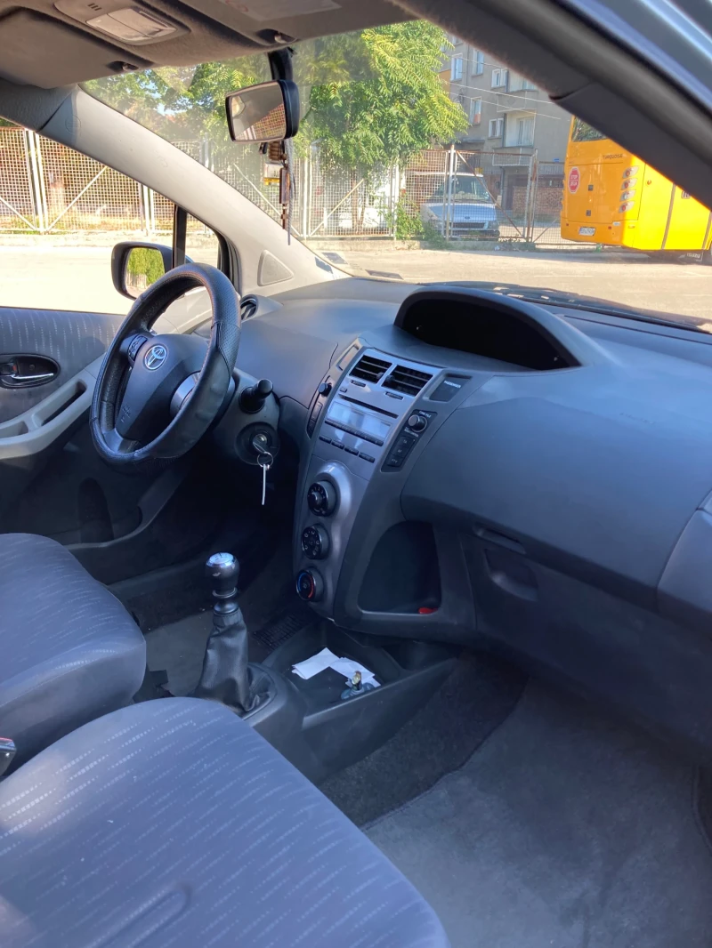 Toyota Yaris 1.33vvti LPG, снимка 8 - Автомобили и джипове - 51480832