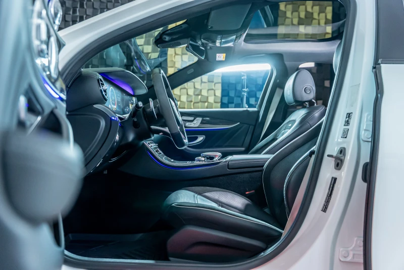 Mercedes-Benz E 63 AMG S 4matic+ V8 BI-TURBO, снимка 11 - Автомобили и джипове - 51999486