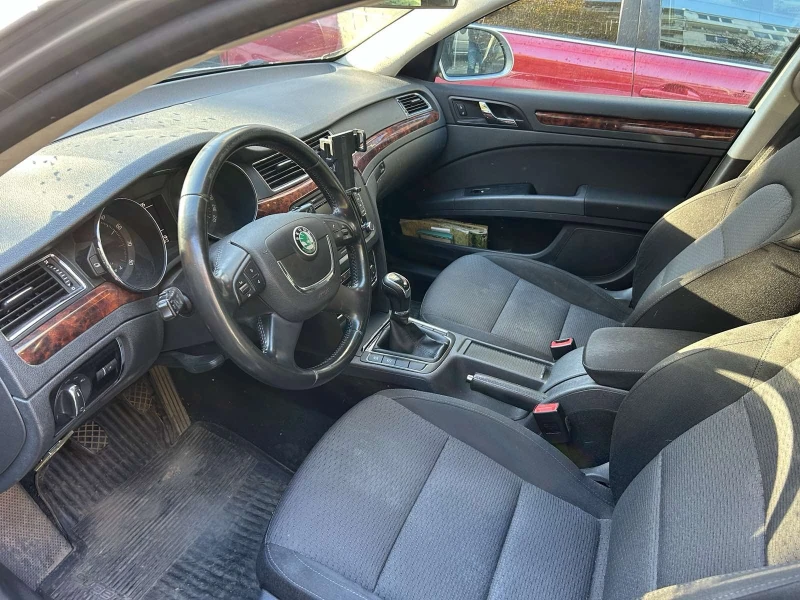 Skoda Superb, снимка 7 - Автомобили и джипове - 52328145