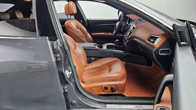 Maserati Ghibli 3.0, снимка 9 - Автомобили и джипове - 52443827