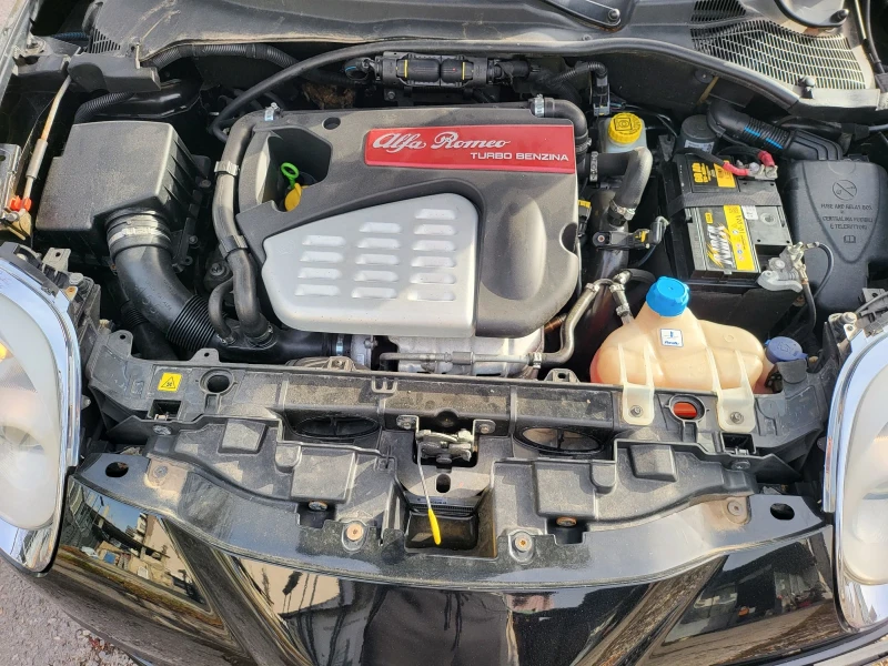 Alfa Romeo MiTo 1.4 TB 155k.c., снимка 16 - Автомобили и джипове - 52451724