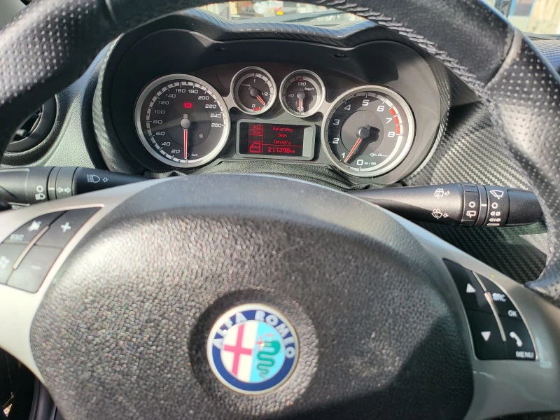 Alfa Romeo MiTo 1.4 TB 155k.c., снимка 13 - Автомобили и джипове - 52451724