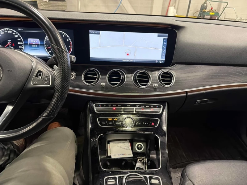 Mercedes-Benz E 400 CARFAX, снимка 9 - Автомобили и джипове - 52690714