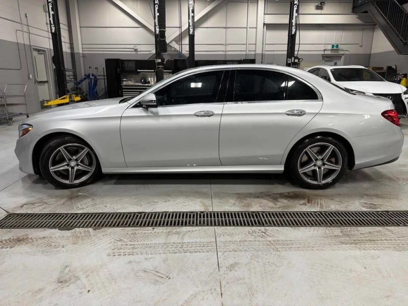 Mercedes-Benz E 400 CARFAX, снимка 12 - Автомобили и джипове - 52690714