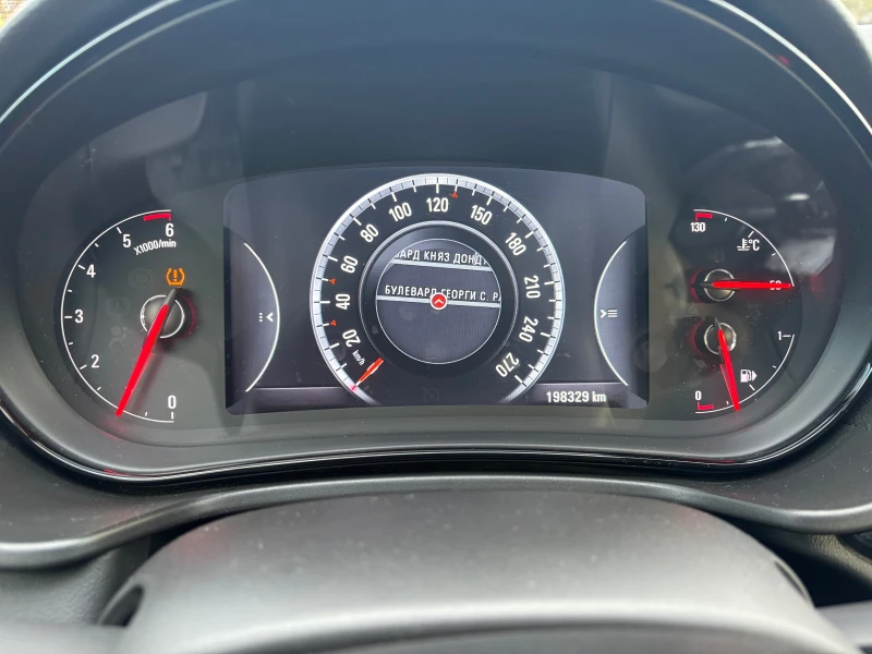 Opel Insignia, снимка 12 - Автомобили и джипове - 53064662