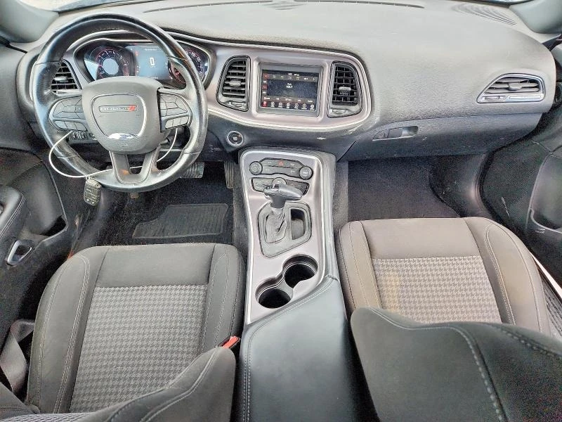 Dodge Challenger, снимка 8 - Автомобили и джипове - 54825372