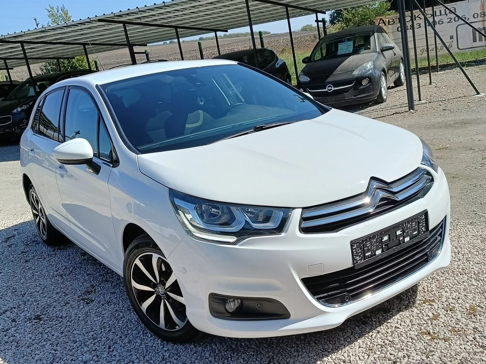 Citroen C4 1.6Blue* eHDi Нави - изображение 2