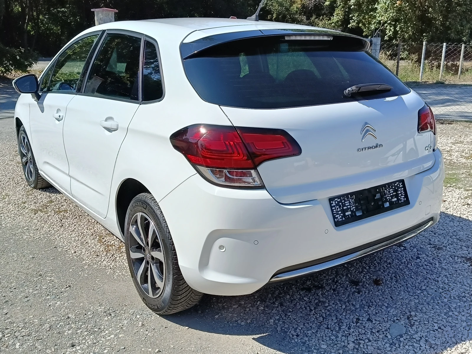 Citroen C4 1.6Blue* eHDi Нави - изображение 4