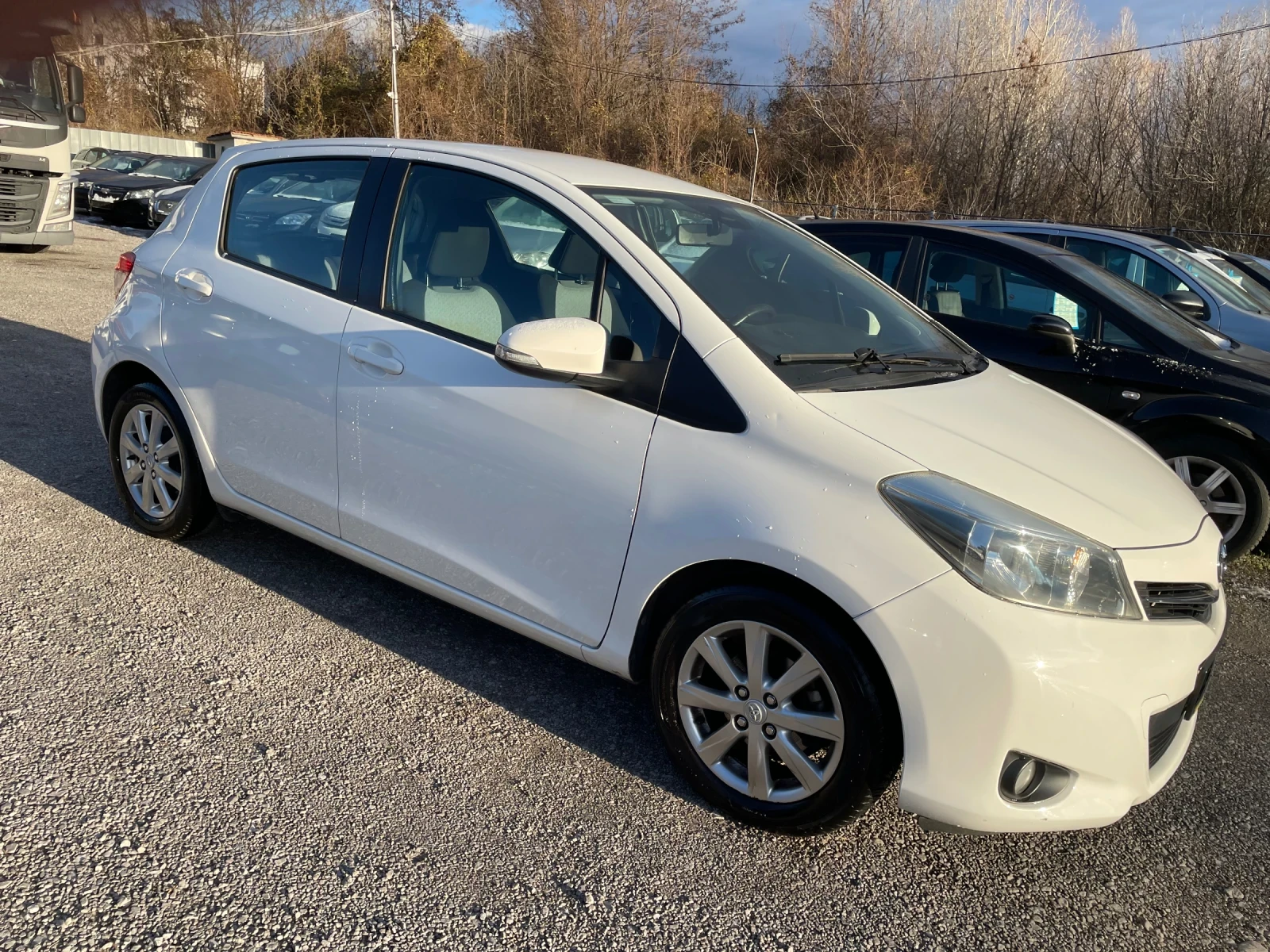 Toyota Yaris 1.4d, КАМЕРА, 6 скорости - изображение 6