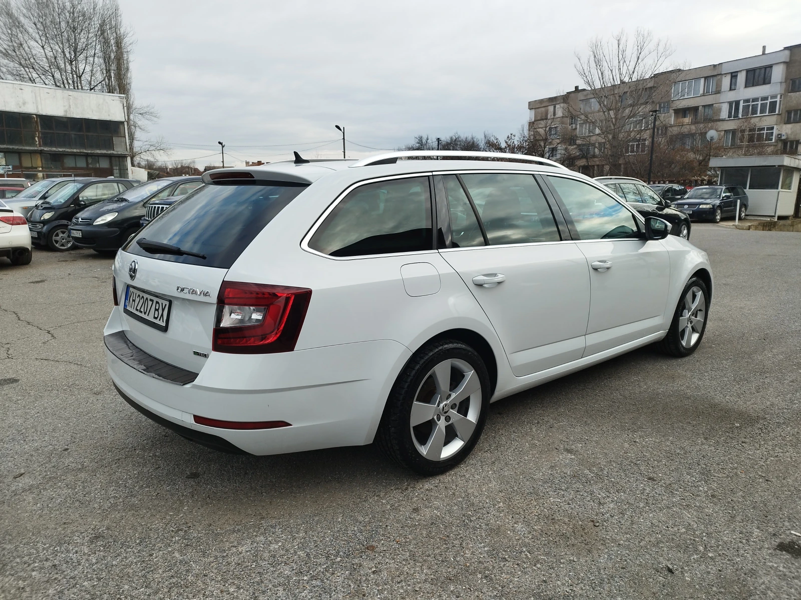 Skoda Octavia 1.4  G-TEC     ПАНОРАМА - изображение 4