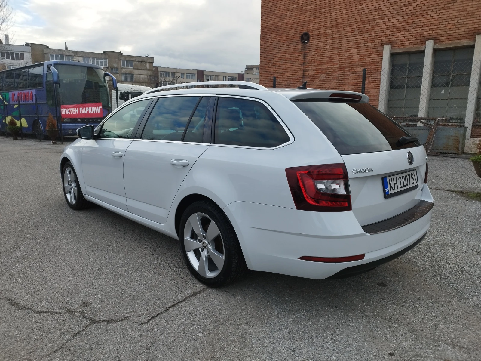 Skoda Octavia 1.4  G-TEC     ПАНОРАМА - изображение 5