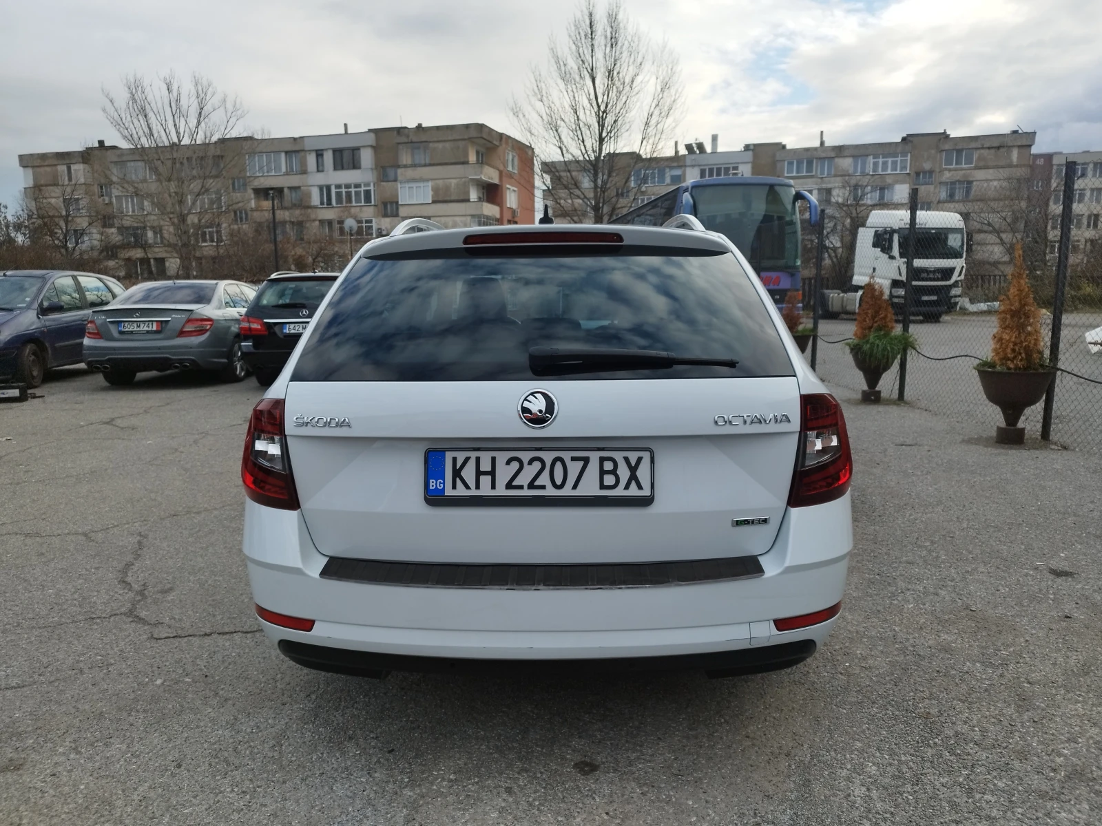 Skoda Octavia 1.4  G-TEC     ПАНОРАМА - изображение 6