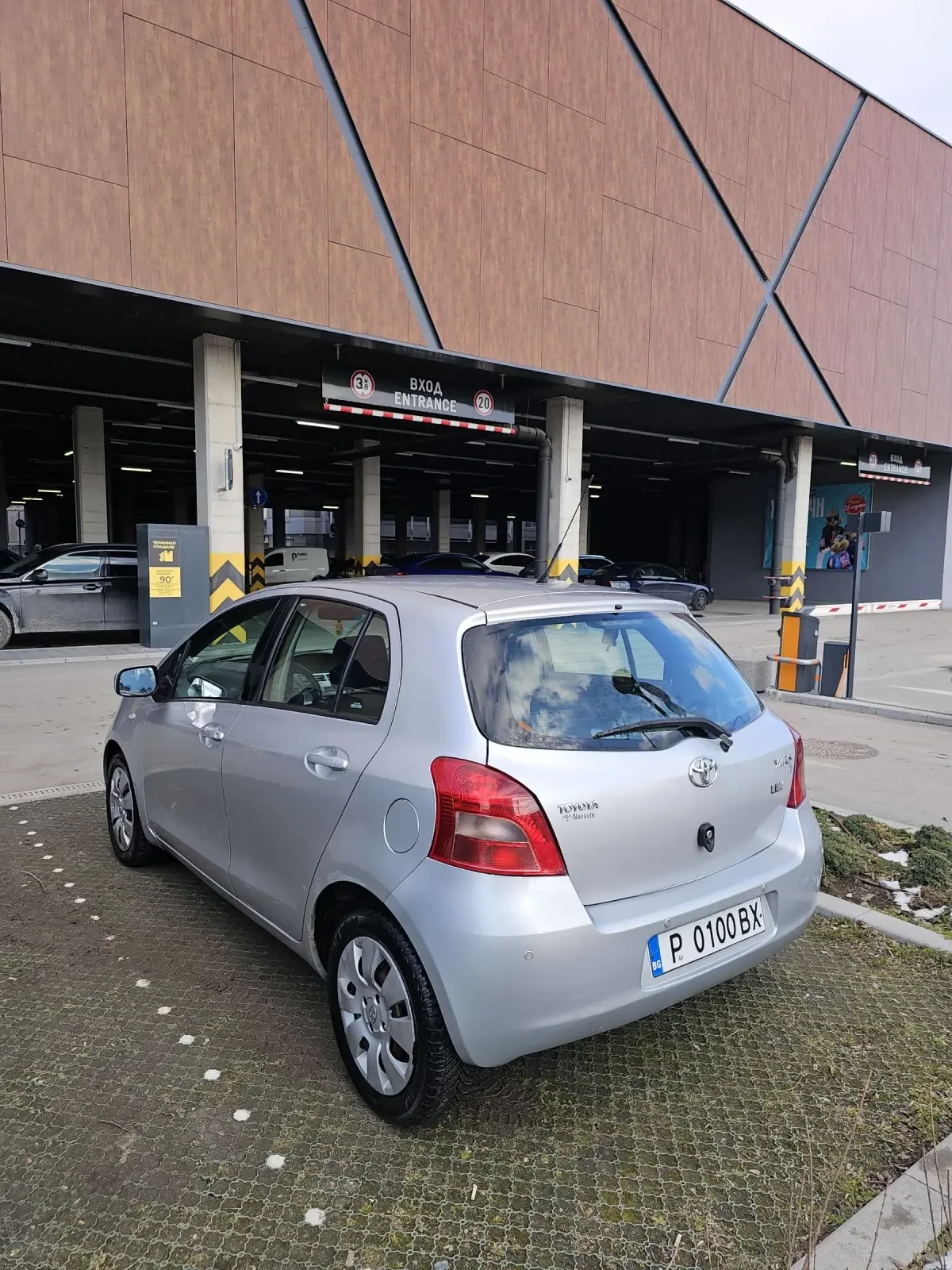 Toyota Yaris  - изображение 4