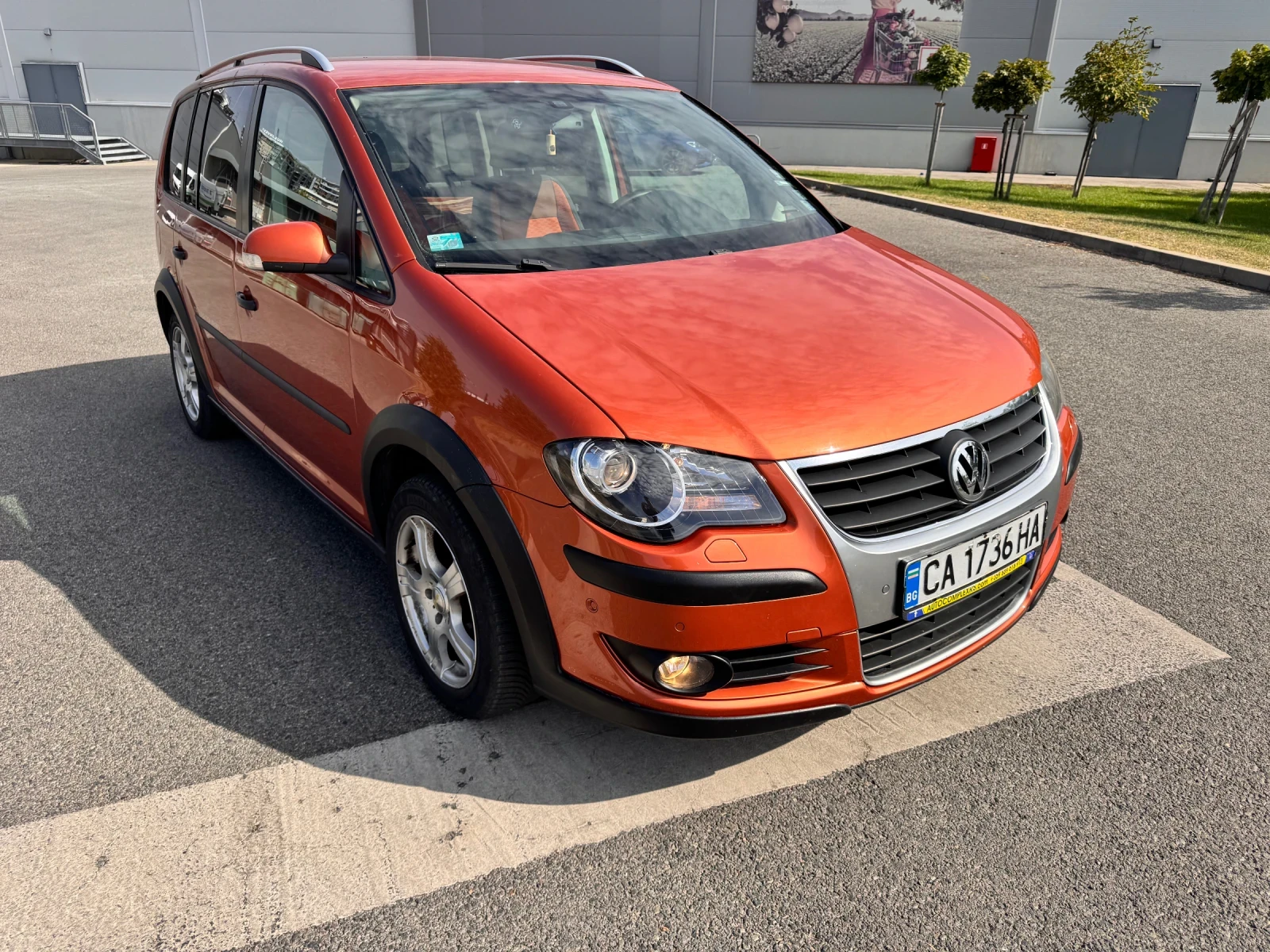 VW Touran CrossTouran 2.0TDI Automatic Porsche Iztok - изображение 9