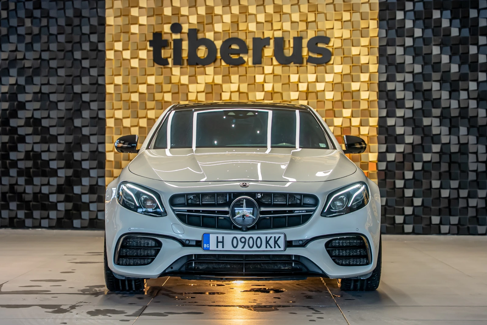 Mercedes-Benz E 63 AMG S 4matic+ V8 BI-TURBO - изображение 2