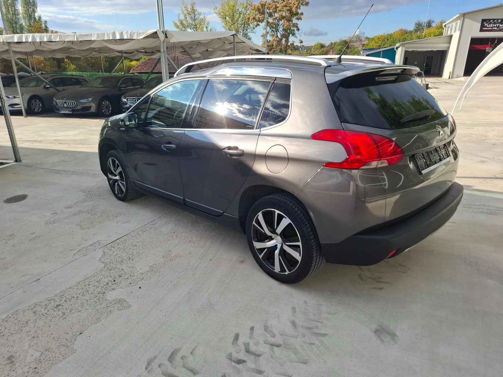 Peugeot 2008 1.2 e-THP Urban Cross - изображение 7