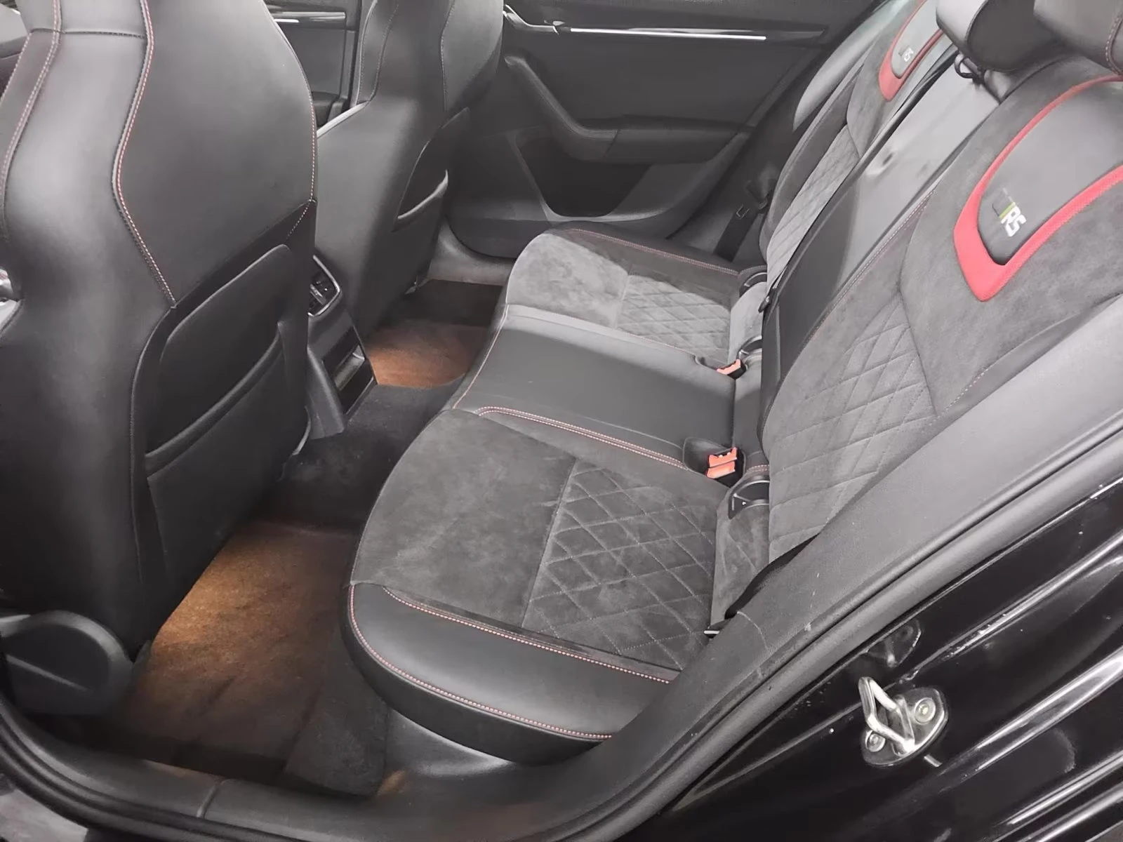 Skoda Octavia 2.0TDI/184HP/vRS/ACC/LED/CANTON/CARBON/MEMO/879f | Mobile.bg   12