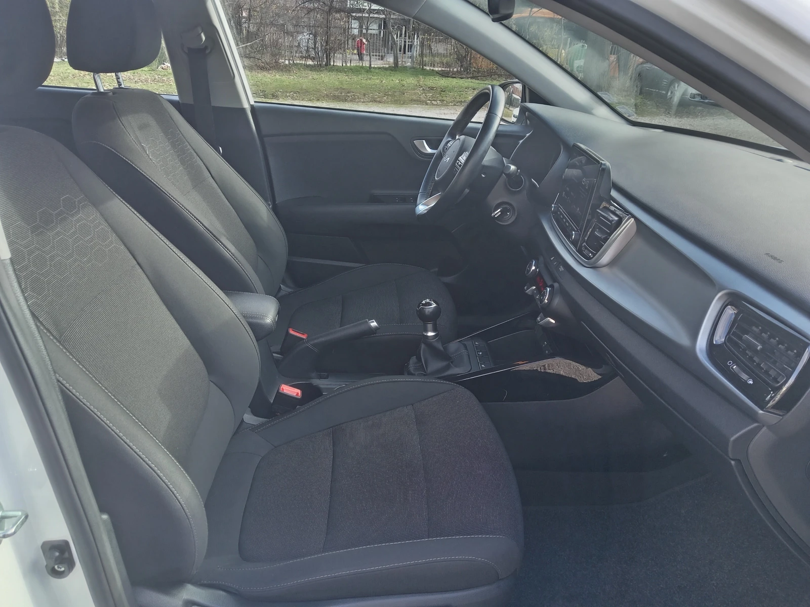 Kia Rio 1.2i Гаранционна - изображение 8