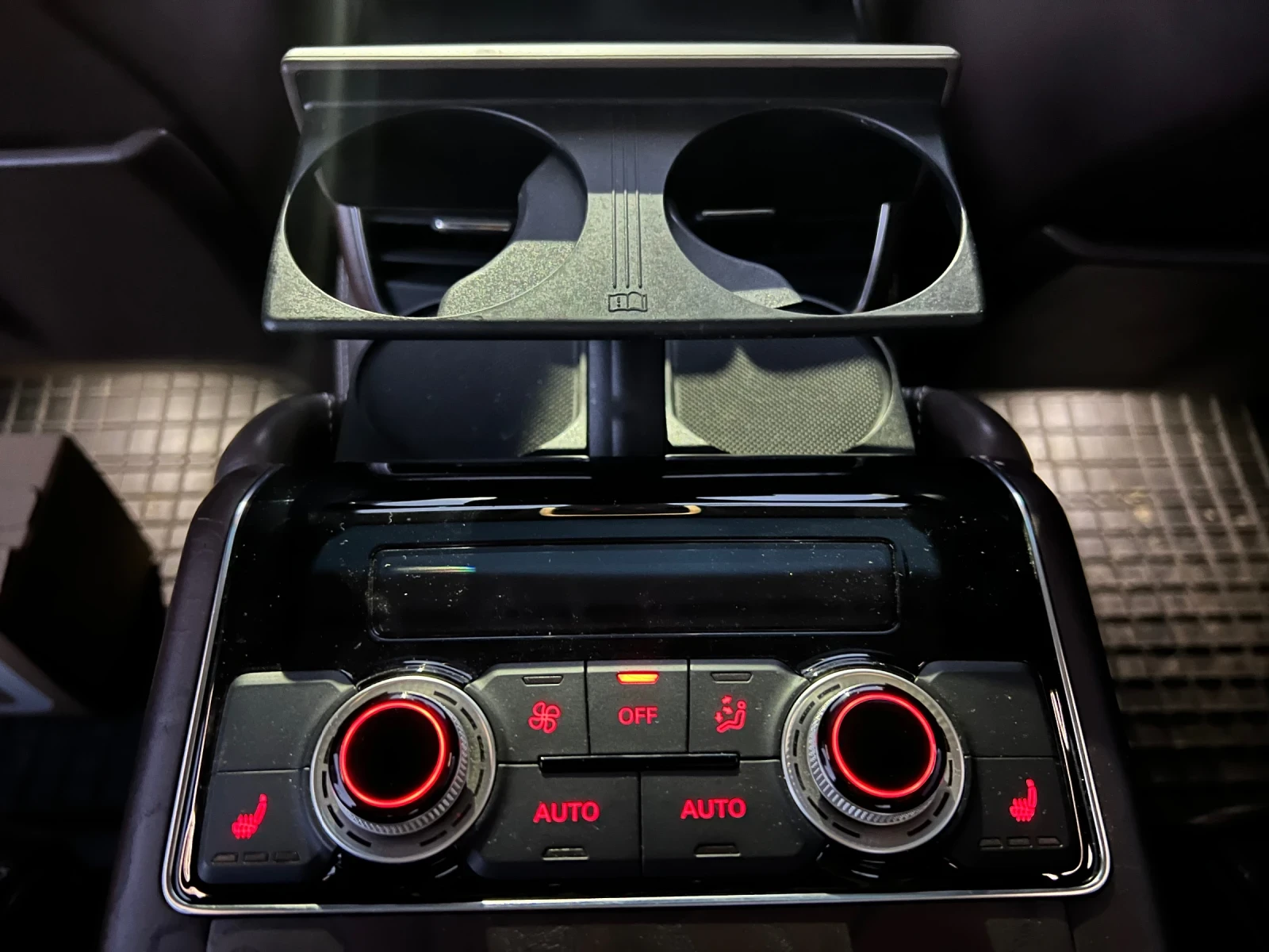 Audi A8 Дистроник/обдухване/B&O, снимка 14 - Автомобили и джипове - 53740345