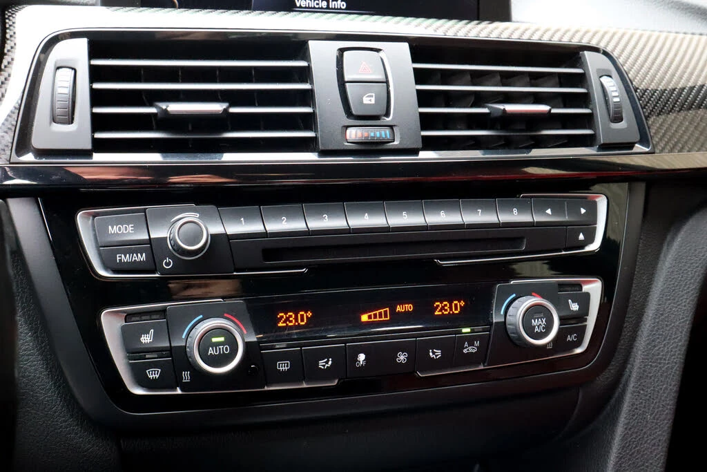 BMW M3 HEAD UP * H&K * LED * NAVI * ПОДГРЕВ * CAMERA, снимка 13 - Автомобили и джипове - 53785061