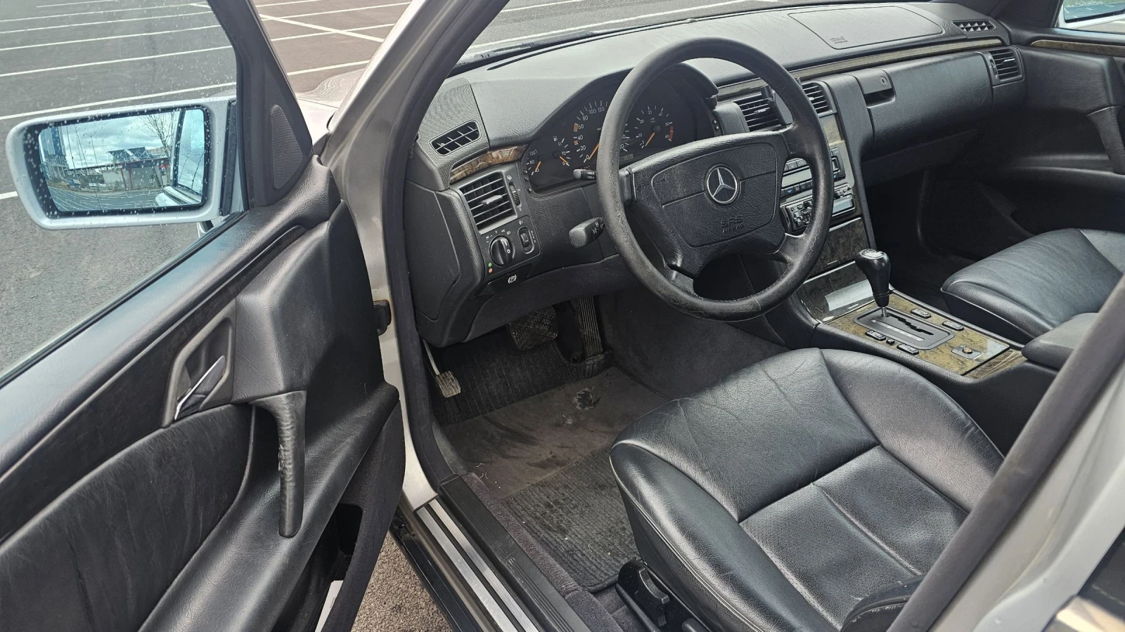 Mercedes-Benz E 300 3.0D AVANTGARDE AUTOMATIC KLIMATRONIK, снимка 10 - Автомобили и джипове - 53964991