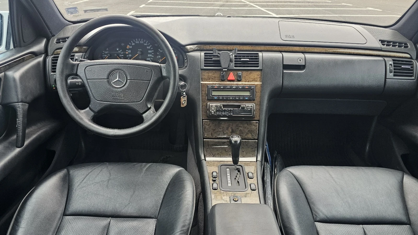 Mercedes-Benz E 300 3.0D AVANTGARDE AUTOMATIC KLIMATRONIK, снимка 12 - Автомобили и джипове - 53964991
