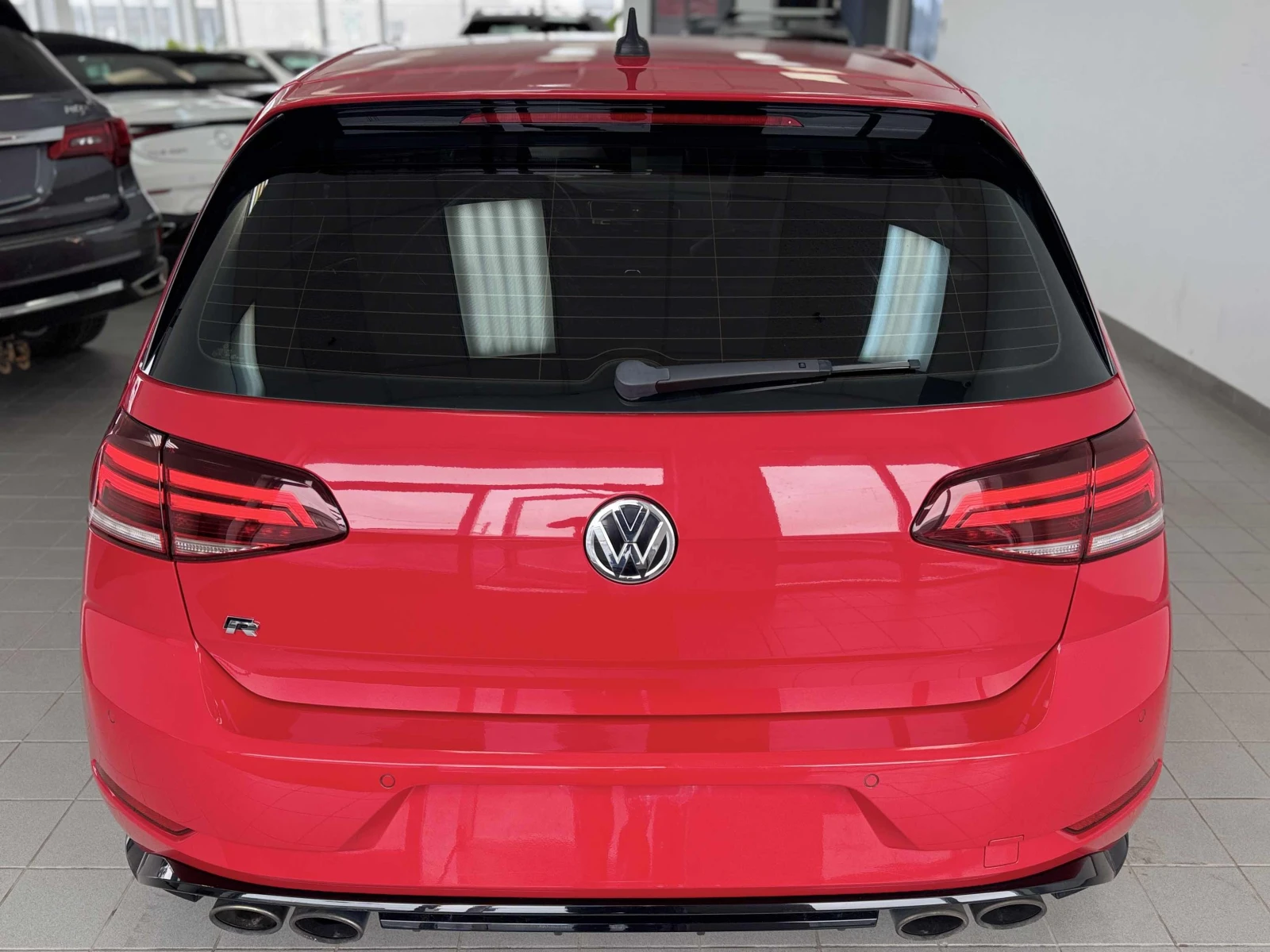 VW Golf R * * CARFAX * * АВТО КРЕДИТ * * , снимка 5 - Автомобили и джипове - 54139153