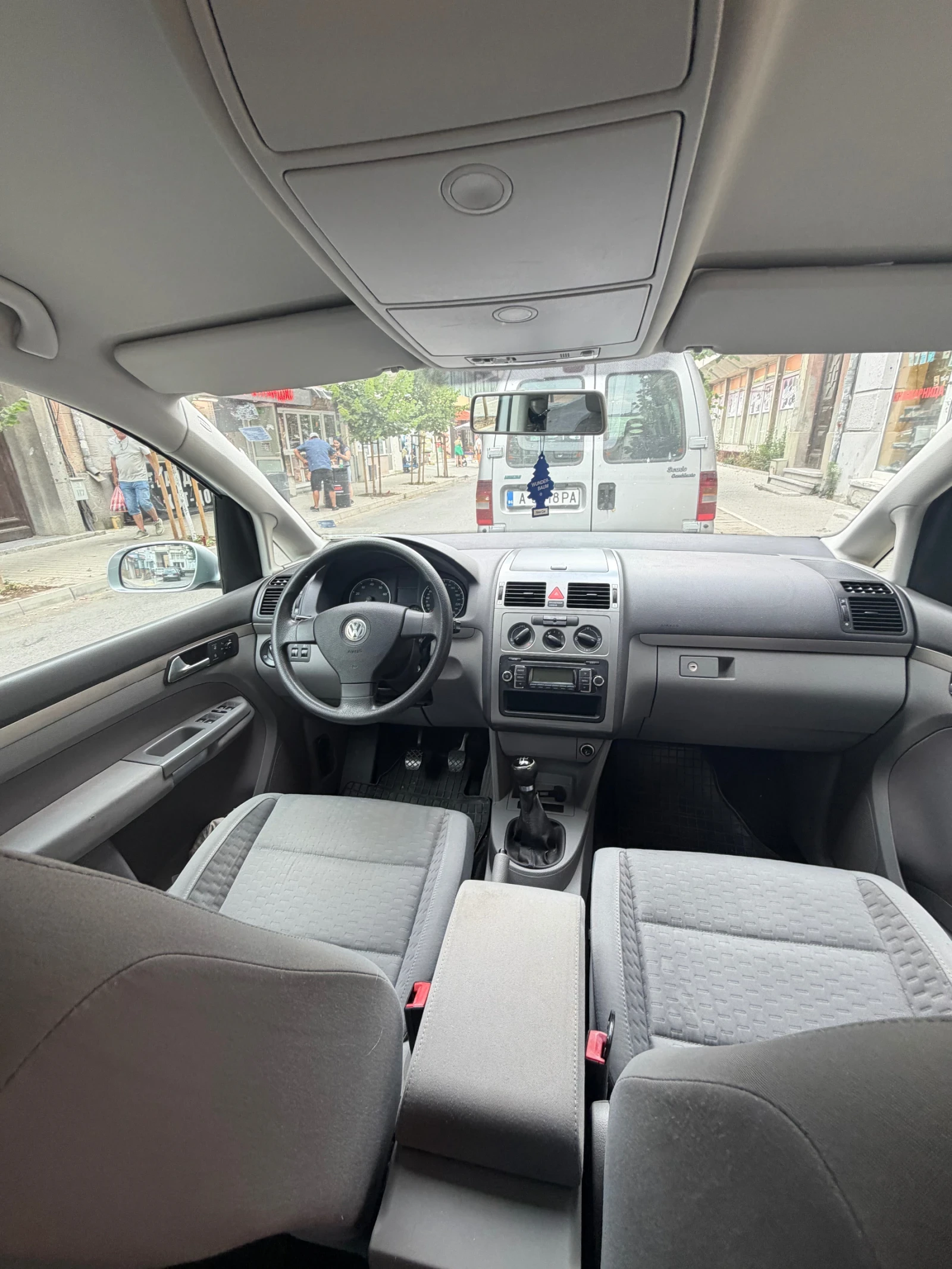VW Touran, снимка 6 - Автомобили и джипове - 55145475