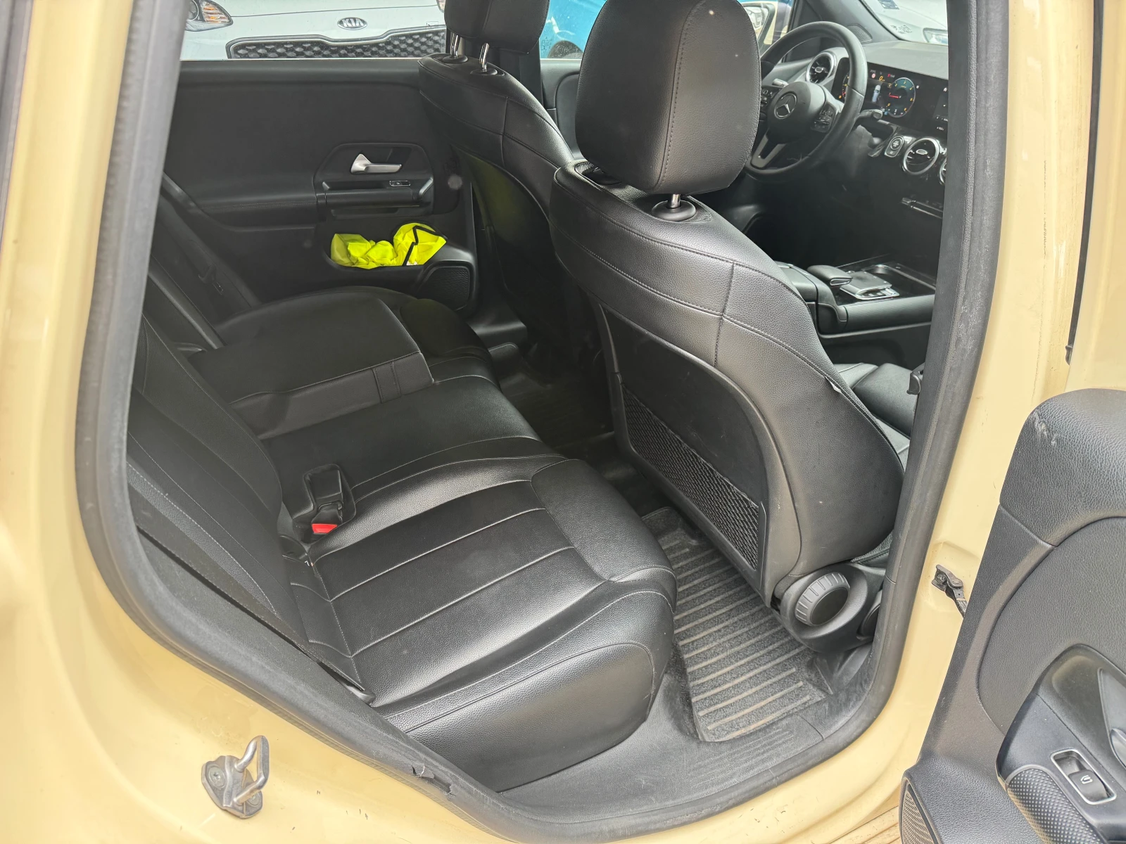 Mercedes-Benz B 180 D-2019-FULL, снимка 12 - Автомобили и джипове - 55248203