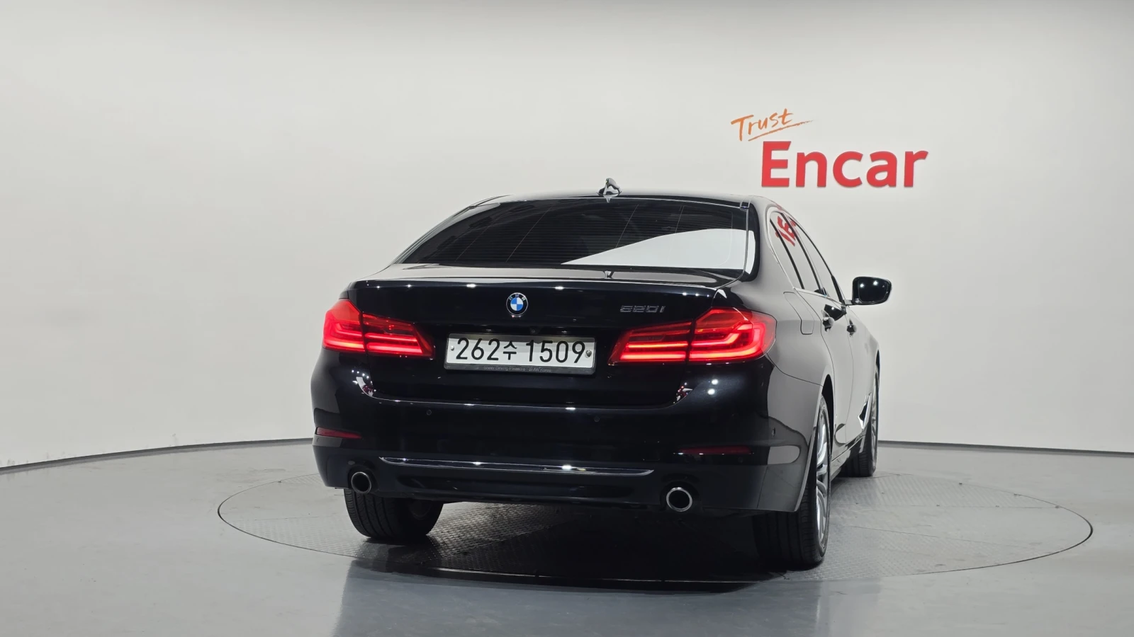 BMW 520 ЕЛ. БАГАЖНИК* BLIND SPOT* HUD* ЛЮК* КРАЙНА ЦЕНА, снимка 4 - Автомобили и джипове - 55344745