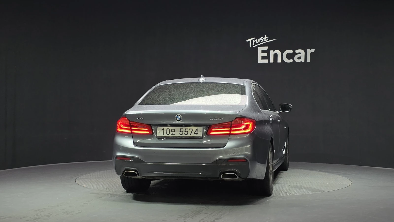 BMW 530 ЛЮК* HUD* ПОДГРЕВ ВОЛАН* ЕЛ. БАГАЖНИК* КРАЙНА ЦЕНА, снимка 4 - Автомобили и джипове - 55344745