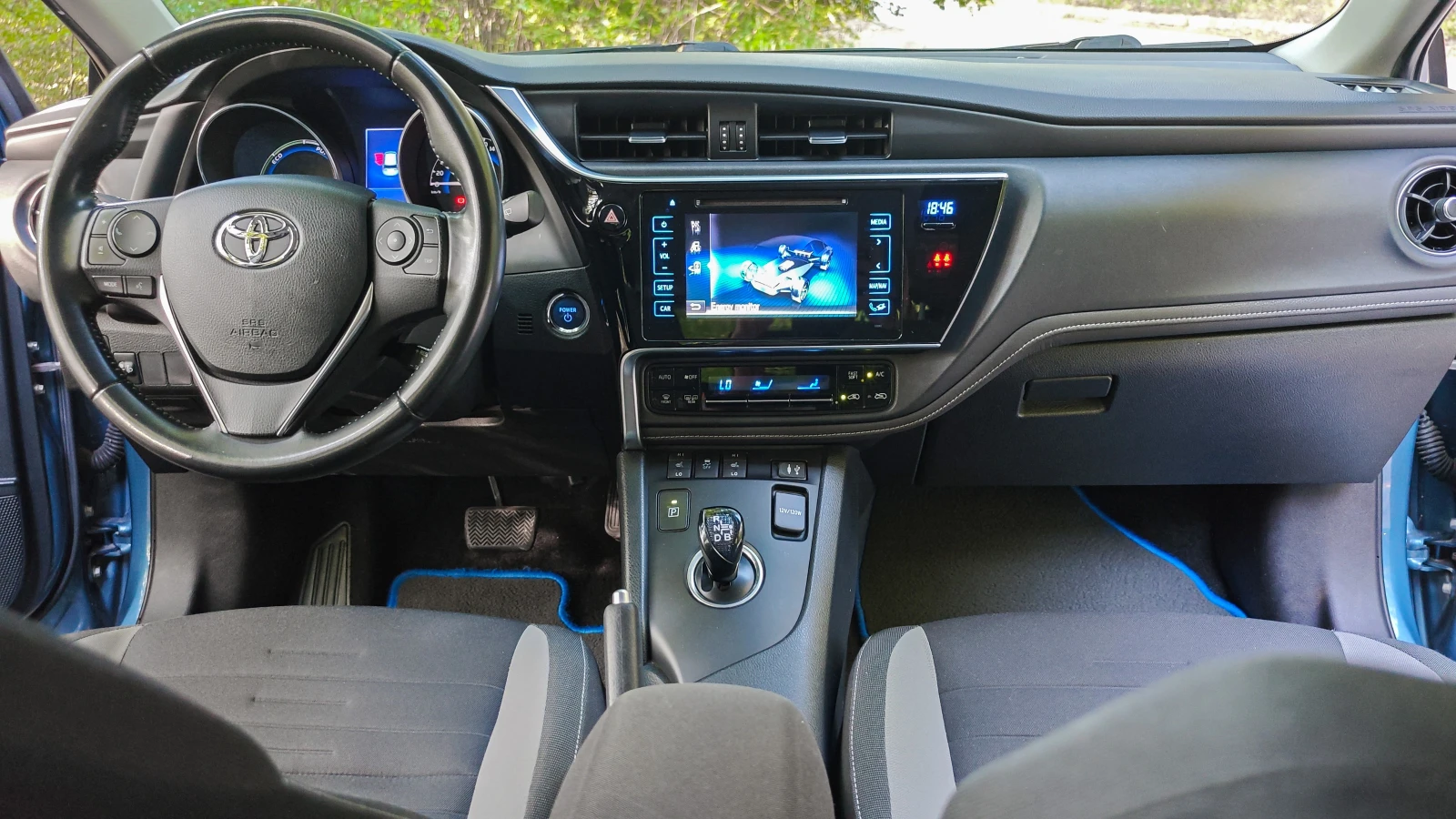 Toyota Auris Hybrid 1.8, снимка 7 - Автомобили и джипове - 55667154