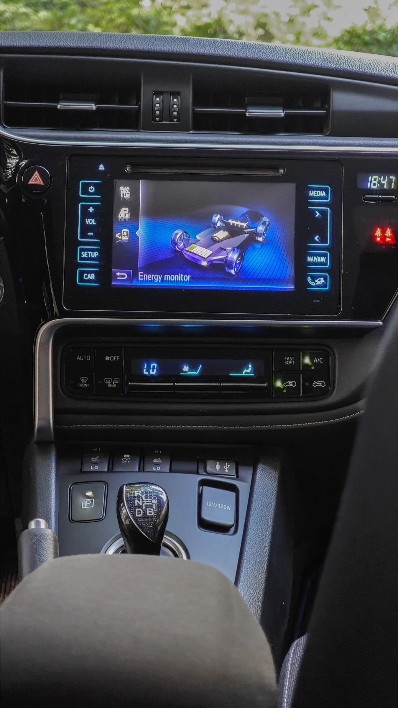 Toyota Auris Hybrid 1.8, снимка 10 - Автомобили и джипове - 55667154