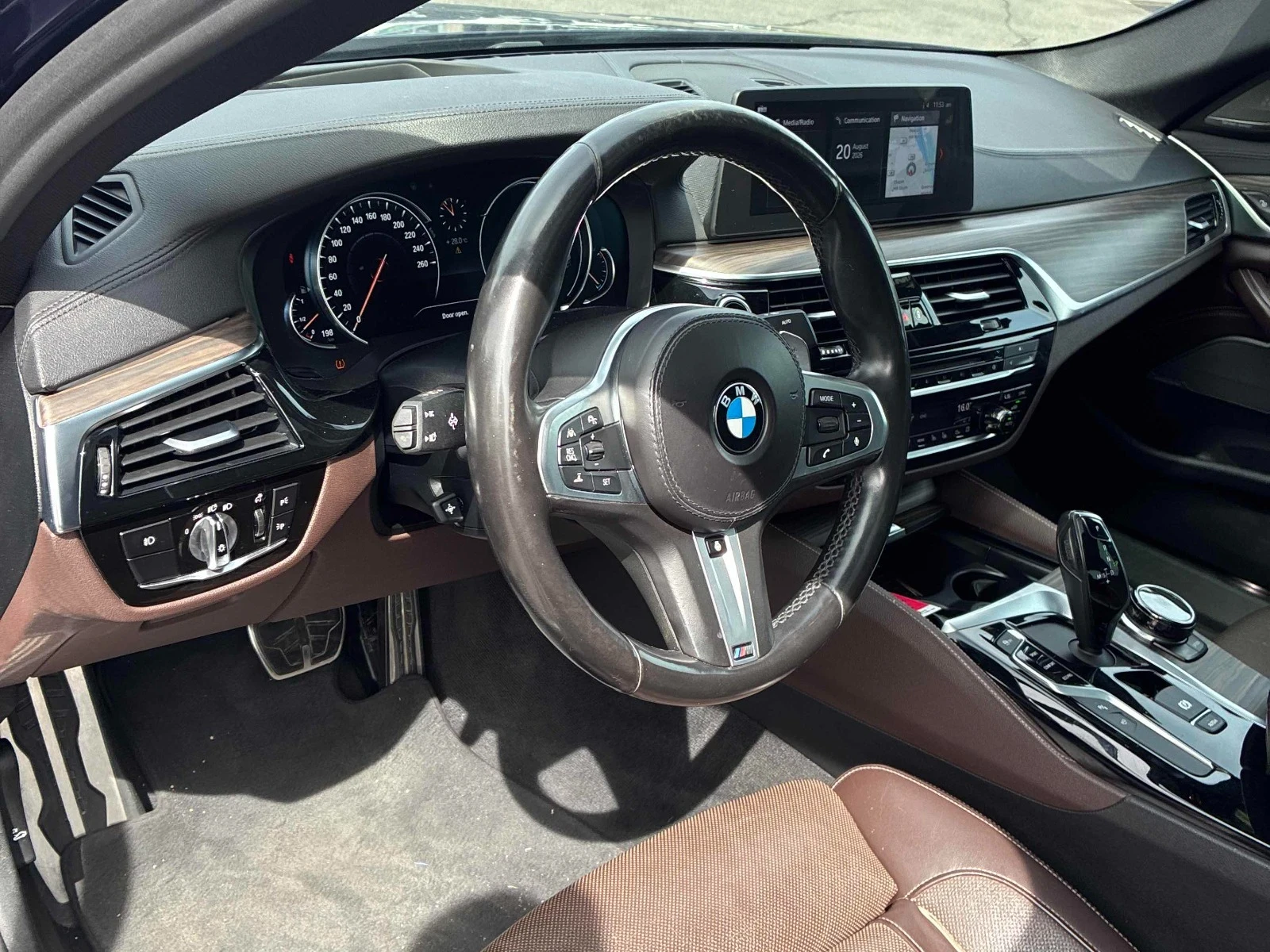 BMW 540 xDrive | M-Sport | Heads-Up | Distronic | H&K , снимка 9 - Автомобили и джипове - 55747332
