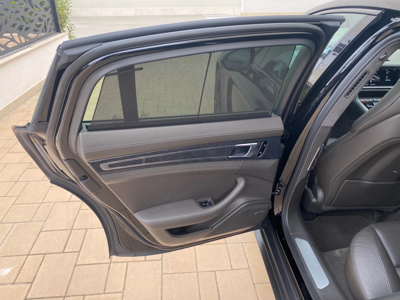 Porsche Panamera 4S, снимка 7 - Автомобили и джипове - 55821741