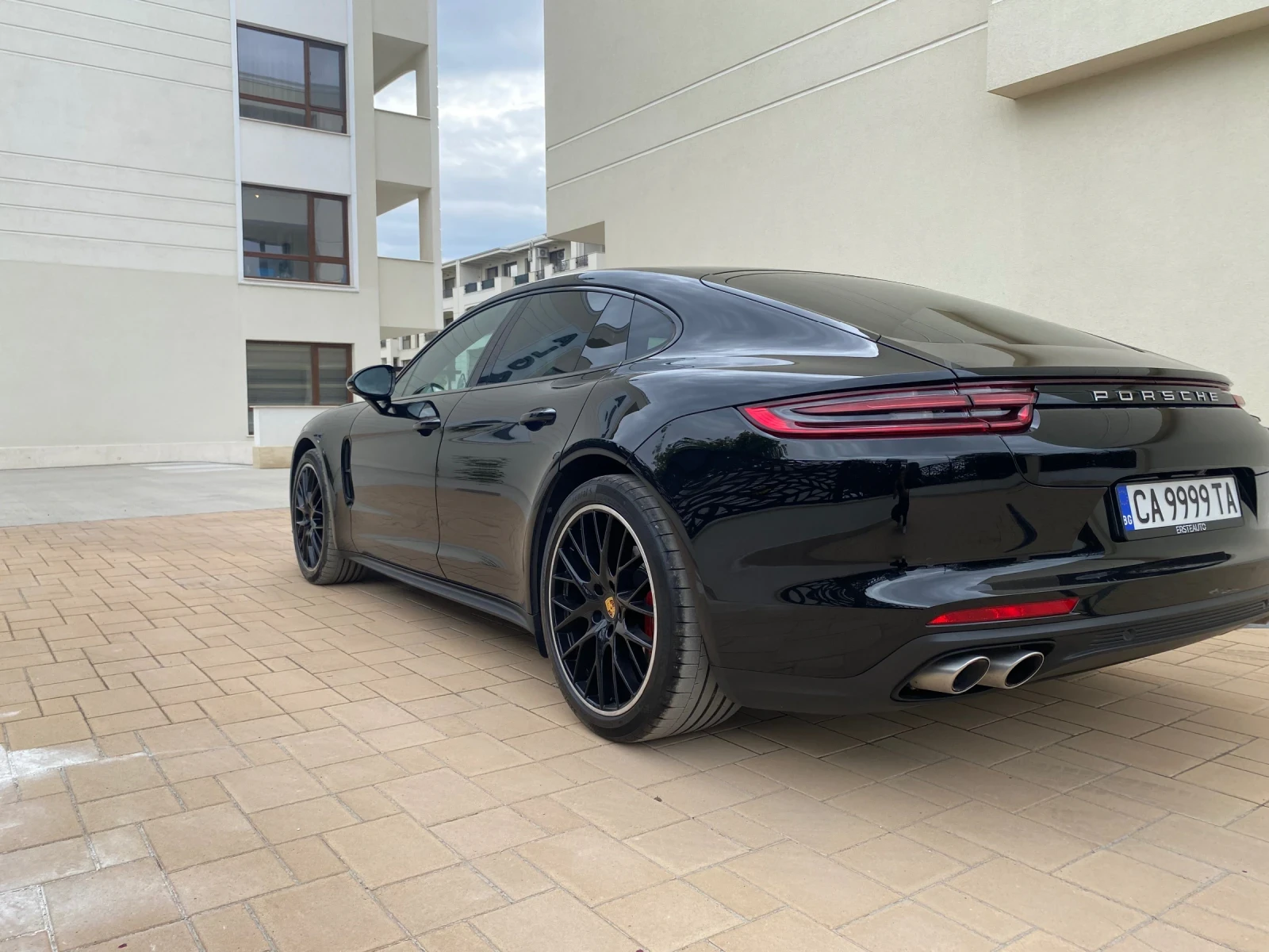 Porsche Panamera 4S, снимка 4 - Автомобили и джипове - 55821741
