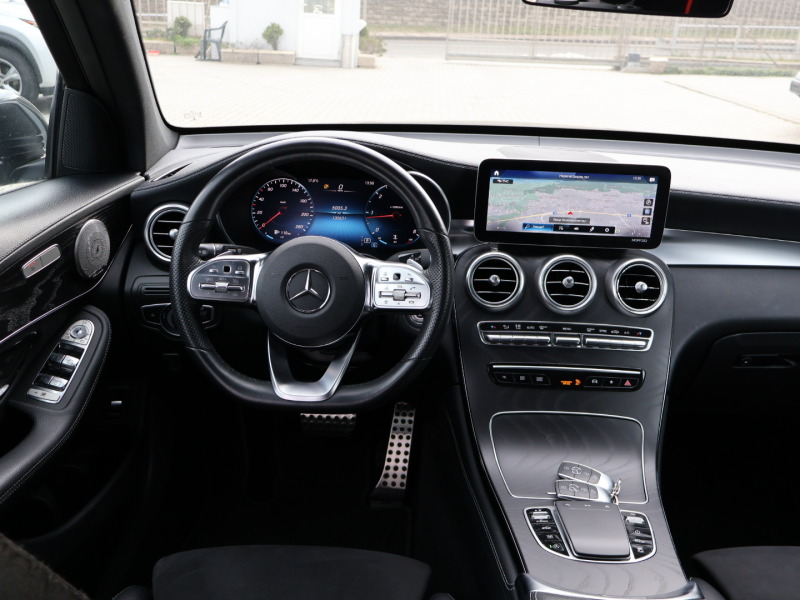 Mercedes-Benz GLC 300 d AMG* FACELIFT* 4-MATIC* LED* AIR MATIK* 9 G.ПАНО, снимка 10 - Автомобили и джипове - 44318406