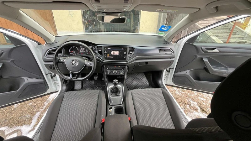 VW T-Roc 1.5TSI, 63300 км, снимка 9 - Автомобили и джипове - 48107043