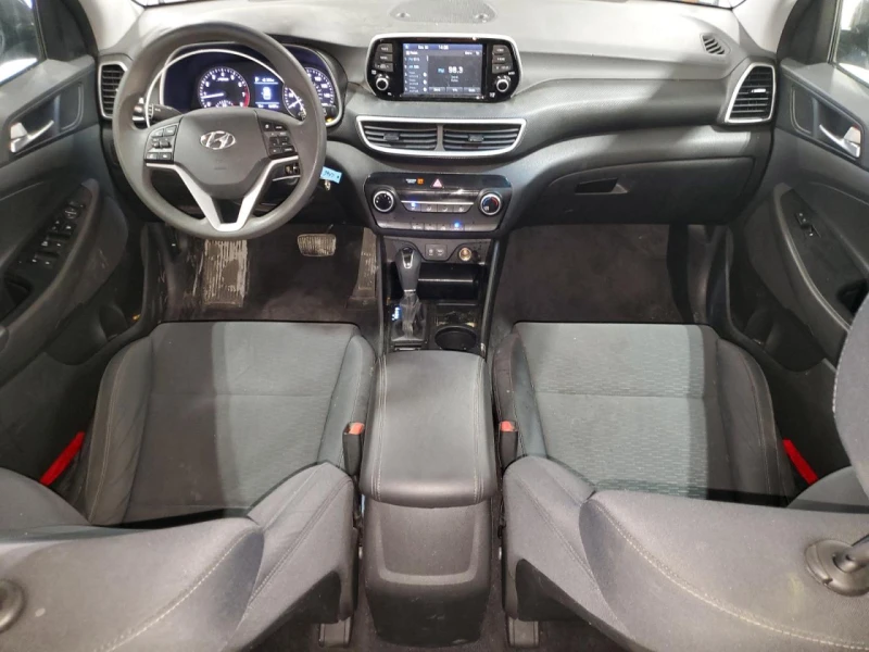 Hyundai Tucson SE, снимка 8 - Автомобили и джипове - 48405431