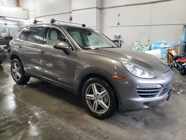 Porsche Cayenne S HYBRID* Обдухване* Панорама* Памет* , снимка 3 - Автомобили и джипове - 48791847