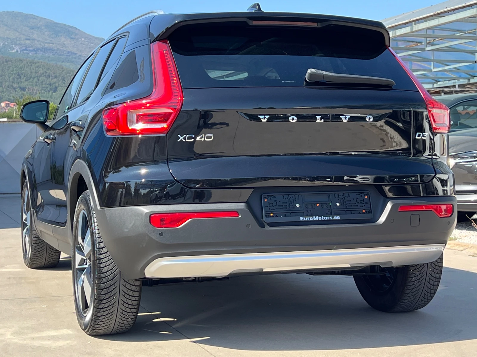 Volvo XC40 2.0D, 4X4, MOMENTUM-FULL SERVICE-KATO HOB, PANO, C - изображение 6