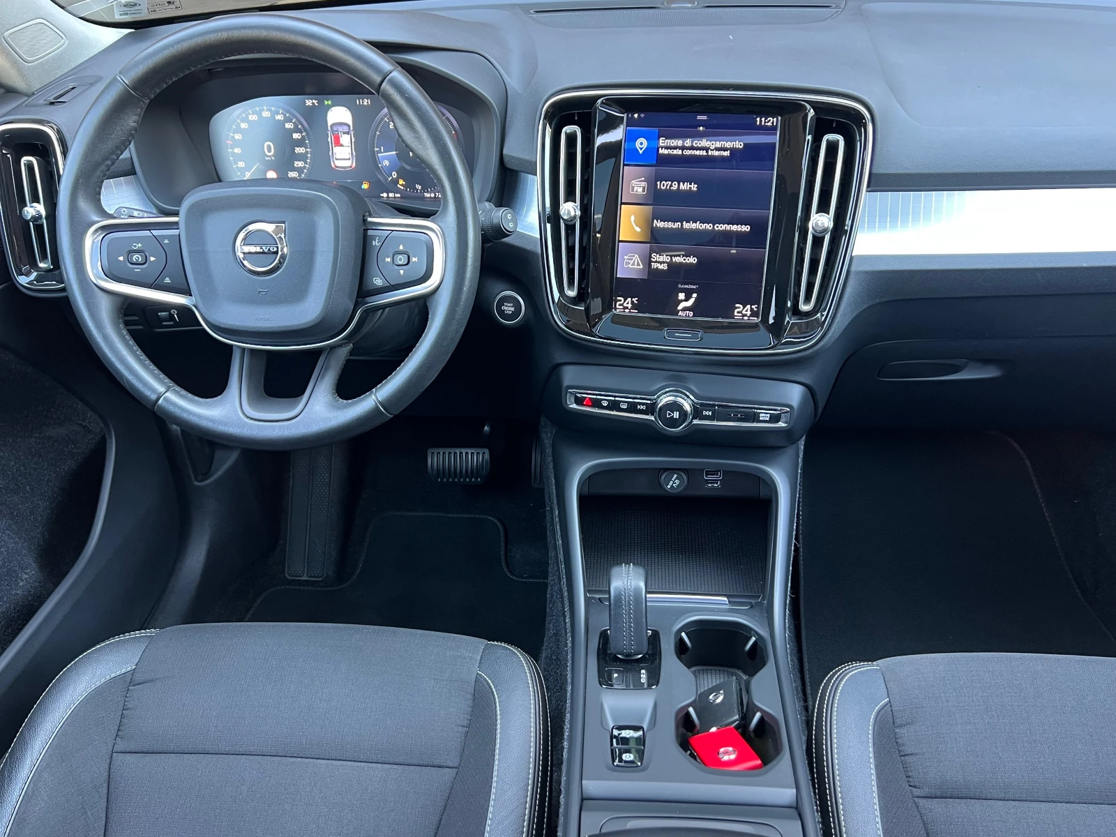 Volvo XC40 2.0D, 4X4, MOMENTUM-FULL SERVICE-KATO HOB, PANO, C - изображение 10