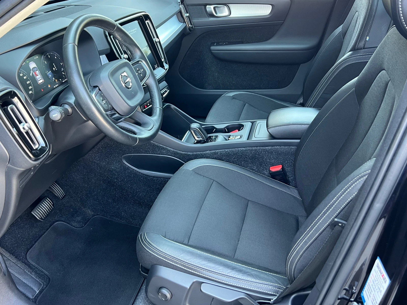 Volvo XC40 2.0D, 4X4, MOMENTUM-FULL SERVICE-KATO HOB, PANO, C - изображение 9