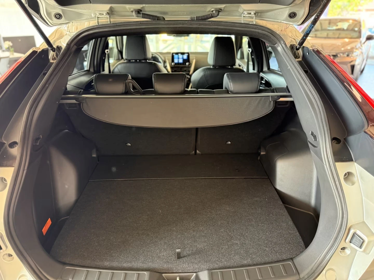 Mitsubishi Eclipse Cross НОВ!/2.4PHEV/4WD/188HP/NAVI/CAM/L.ASS/DАB/748f - изображение 8