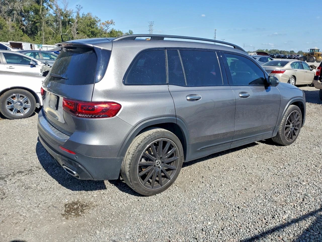 Mercedes-Benz GLB 250* АМГ ПАКЕТ* ДИСТРОНИК* 360* ПОДГРЕВ* АЛКАНТАРА - изображение 3