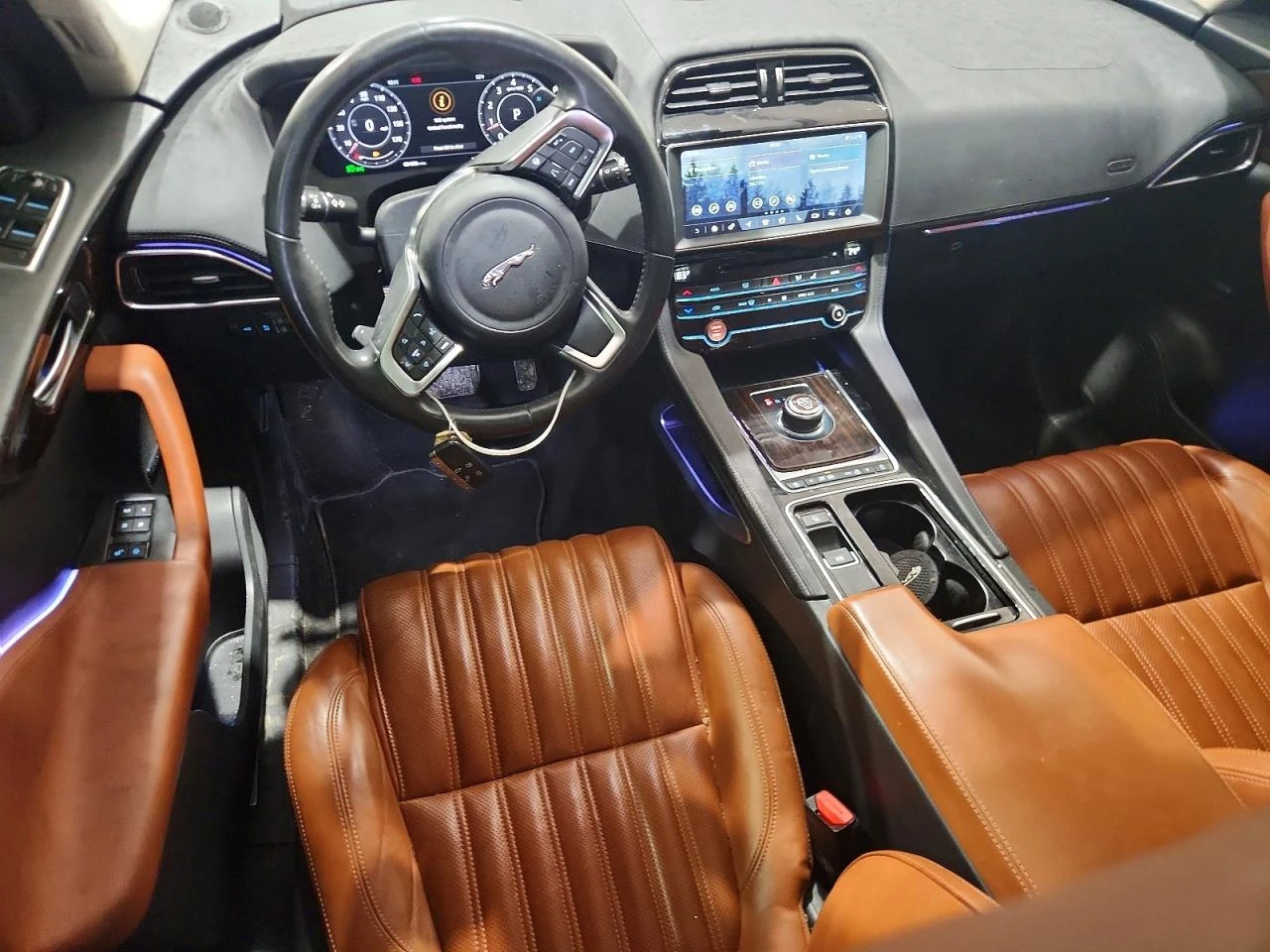 Jaguar F-PACE 2l Portfolio, снимка 7 - Автомобили и джипове - 53991642