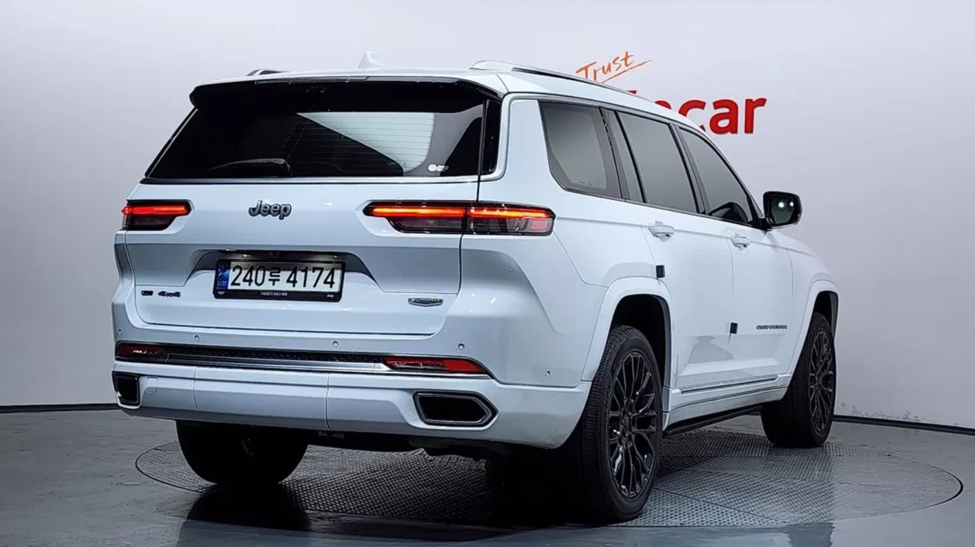 Jeep Grand cherokee SUMMIT | ЕЛ.ПАДАЩИ БОРДОВЕ | МАСАЖ | ХЕД ЪП, снимка 2 - Автомобили и джипове - 54670643